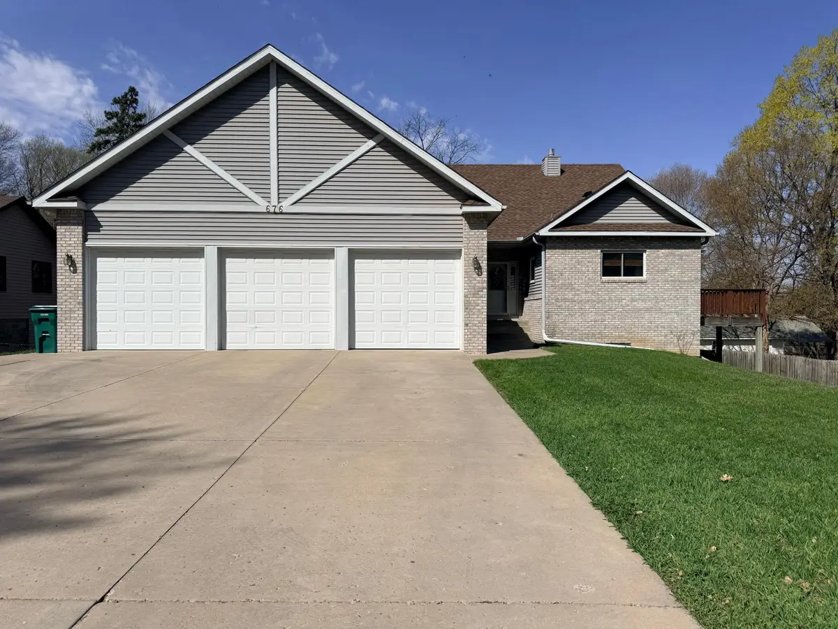 676 12th Avenue Nw, New Brighton, MN 55112 - #1