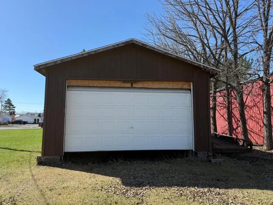 126 E Hibbing Avenue, Keewatin, MN 55753 - #3