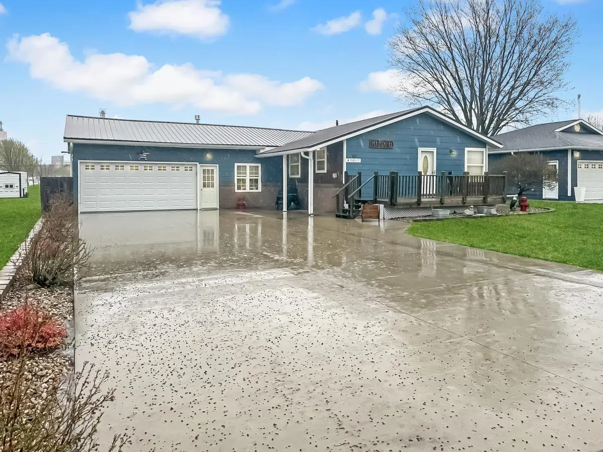 137 W 4th Street S, Cottonwood, MN 56229 - #1