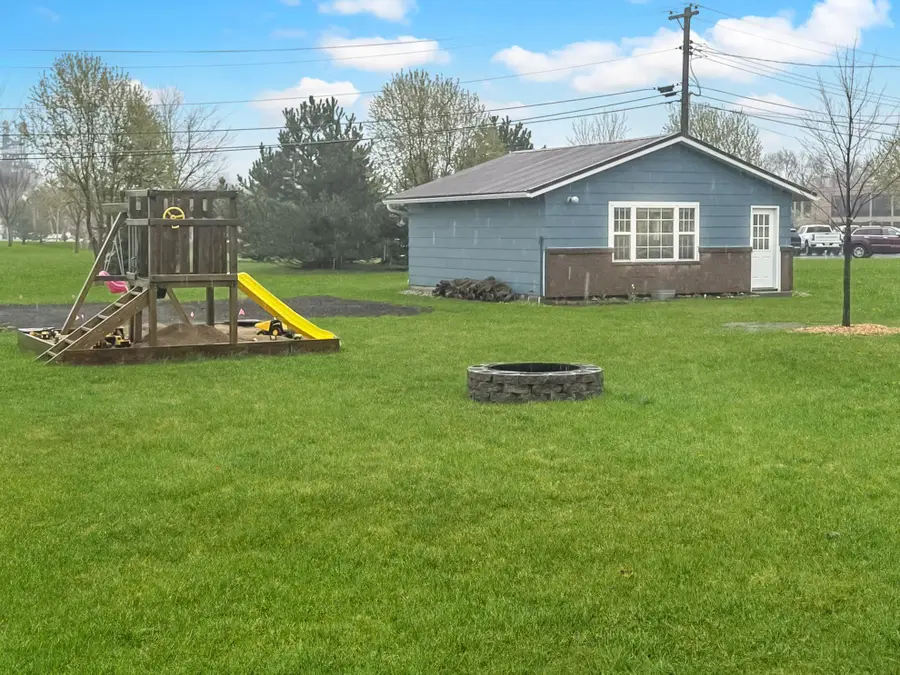 137 W 4th Street S, Cottonwood, MN 56229 - #3