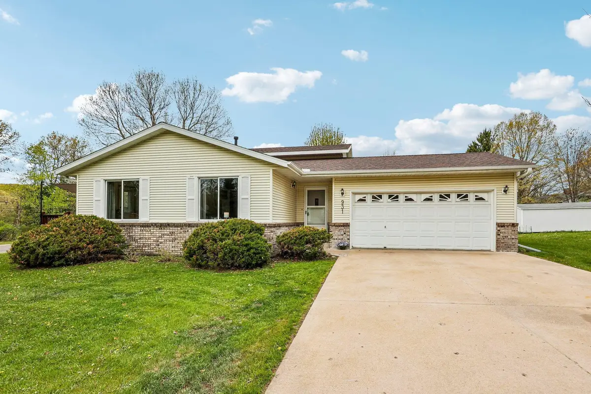 931 Chestnut Street, Taylors Falls, MN 55084 - #1