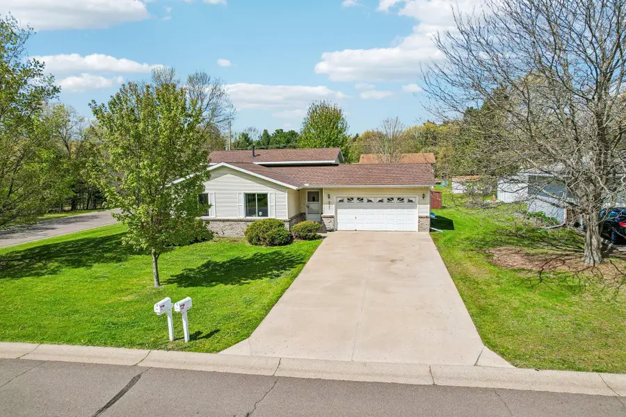 931 Chestnut Street, Taylors Falls, MN 55084 - #2