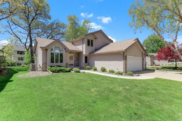 4676 Hamlet Avenue N, Oakdale, MN 55128