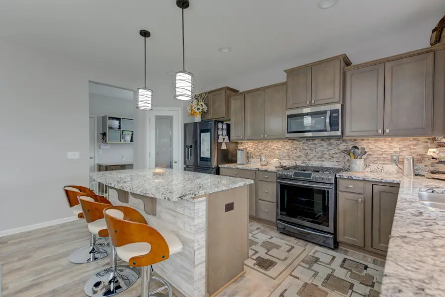 20779 Greenwood Avenue, Lakeville, MN 55044 - #3