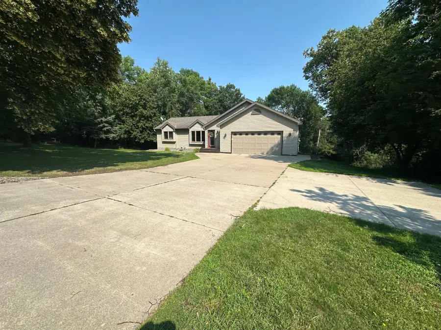 9 Nakota Drive Ne, Spicer, MN 56288 - #2
