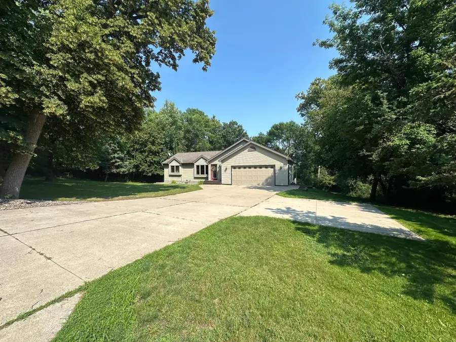 9 Nakota Drive Ne, Spicer, MN 56288 - #3