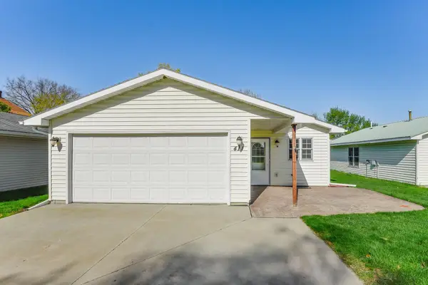 411 N Walnut Street, Belle Plaine, MN 56011