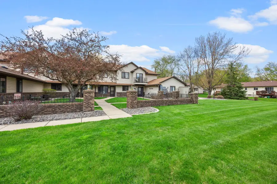 1221 Bradford Street Se, Hutchinson, MN 55350 - #2