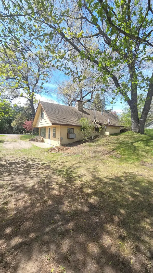 815 334th Avenue Ne, Cambridge, MN 55008