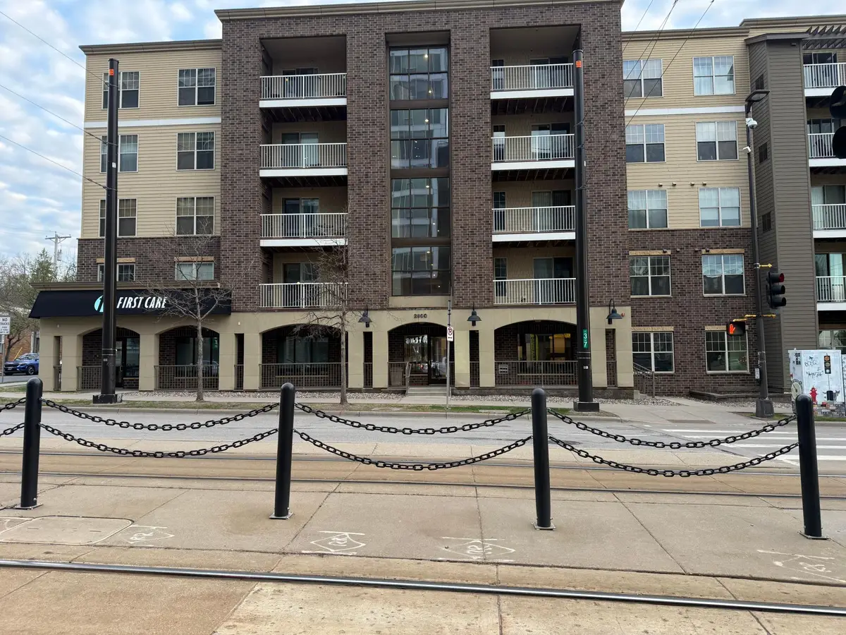 2900 University Avenue Se #402, Minneapolis, MN 55414 - #1