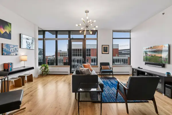 215 10th Avenue S #805, Minneapolis, MN 55415