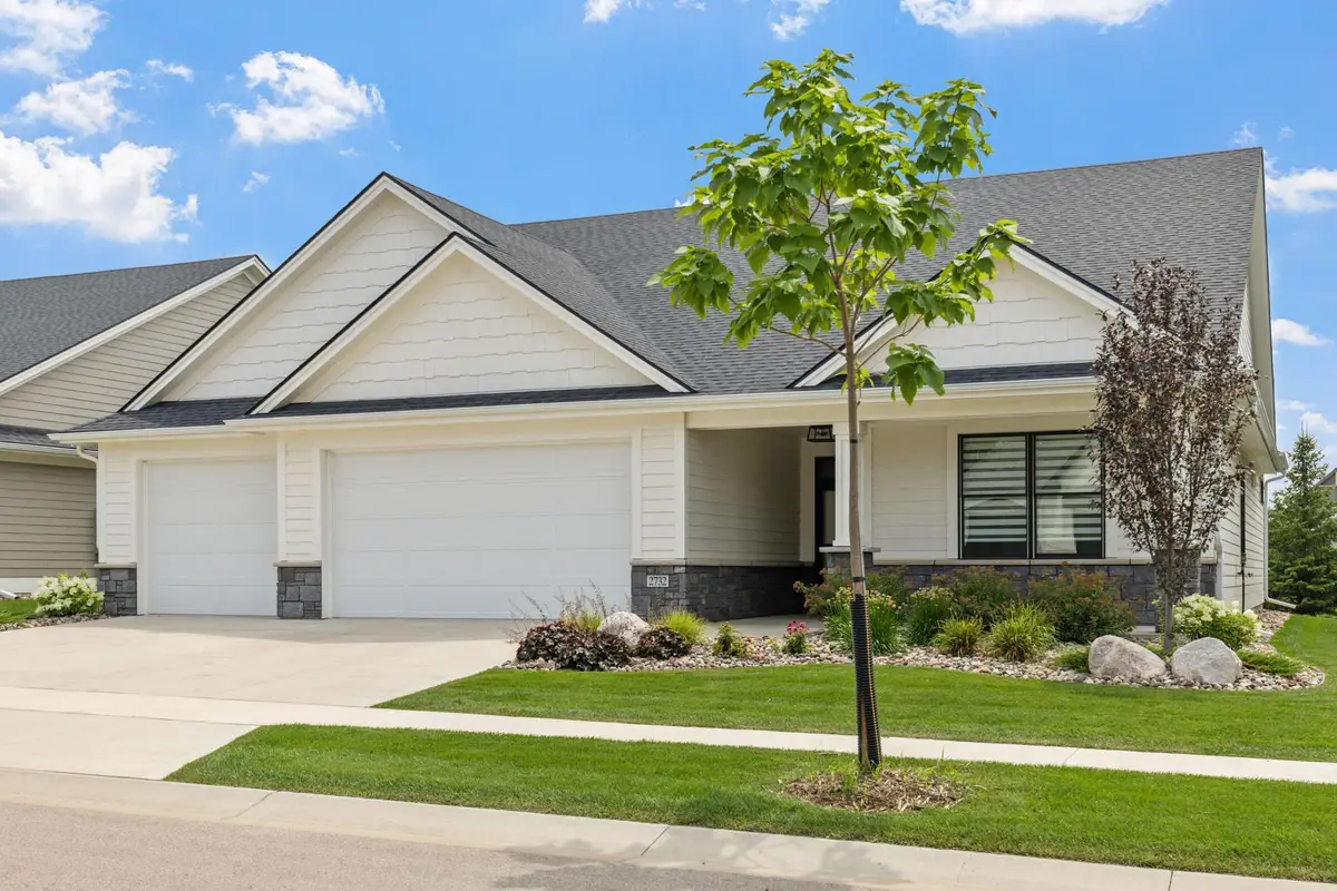 2732 Bentley Drive Sw, Rochester, MN 55902 - #1