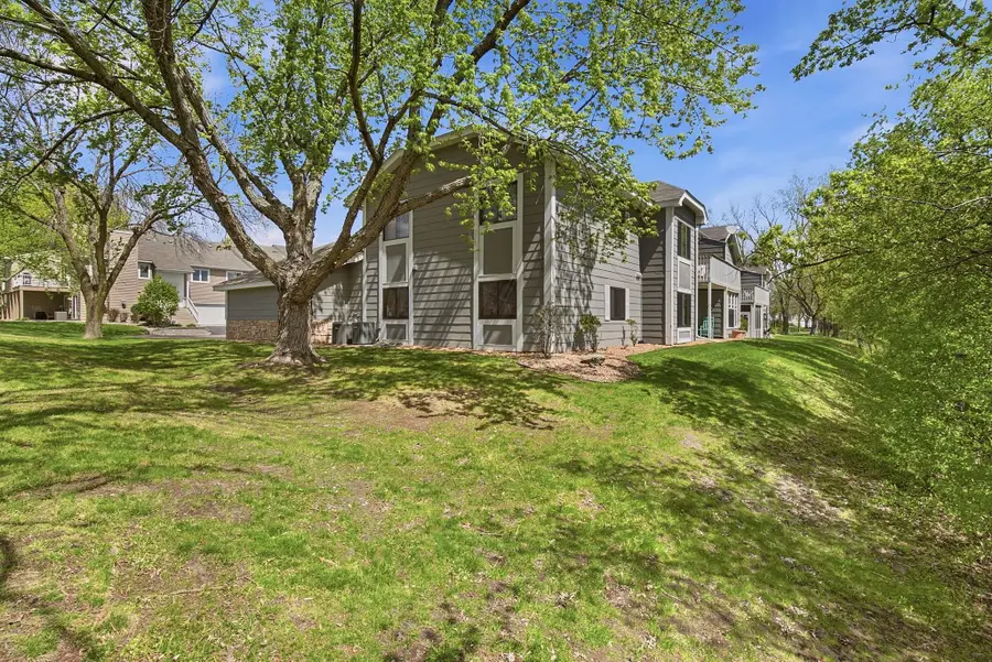 5664 Sanibel Drive #906, Minnetonka, MN 55343 - #3