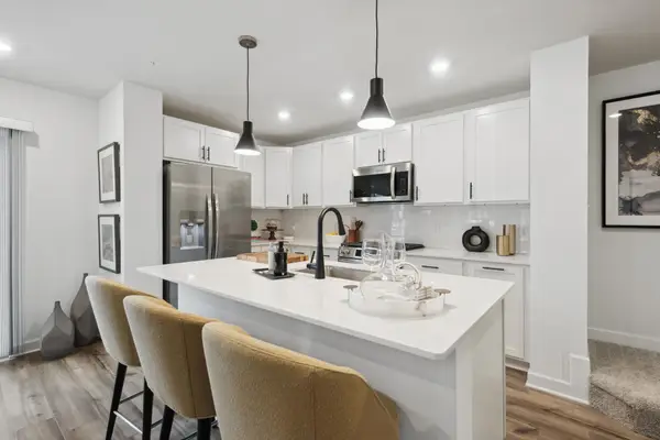 21612 Magnolia Way, Farmington, MN 55024