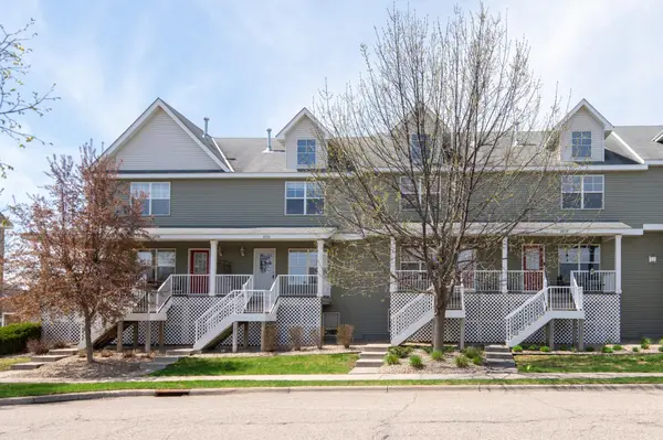 2882 Clover Ridge Drive, Chaska, MN 55318