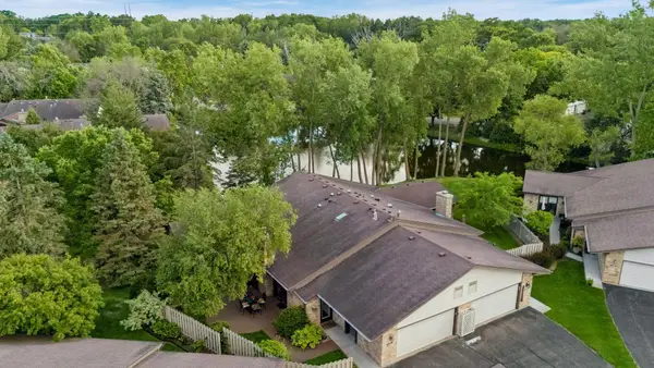 1151 Black Oaks Lane N, Plymouth, MN 55447