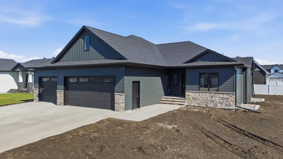 4257 Pine Parkway S, Fargo, ND 58104 - #2
