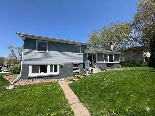 8265 Hyde Court S, Cottage Grove, MN 55016