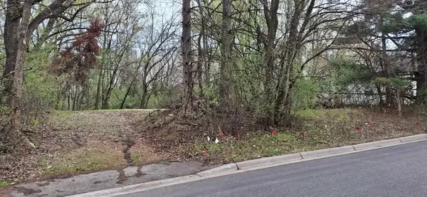 1830 Howard Street N, Maplewood, MN 55109