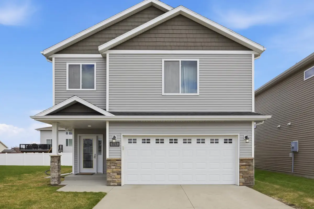 928 41st Avenue S, Moorhead, MN 56560 - #1