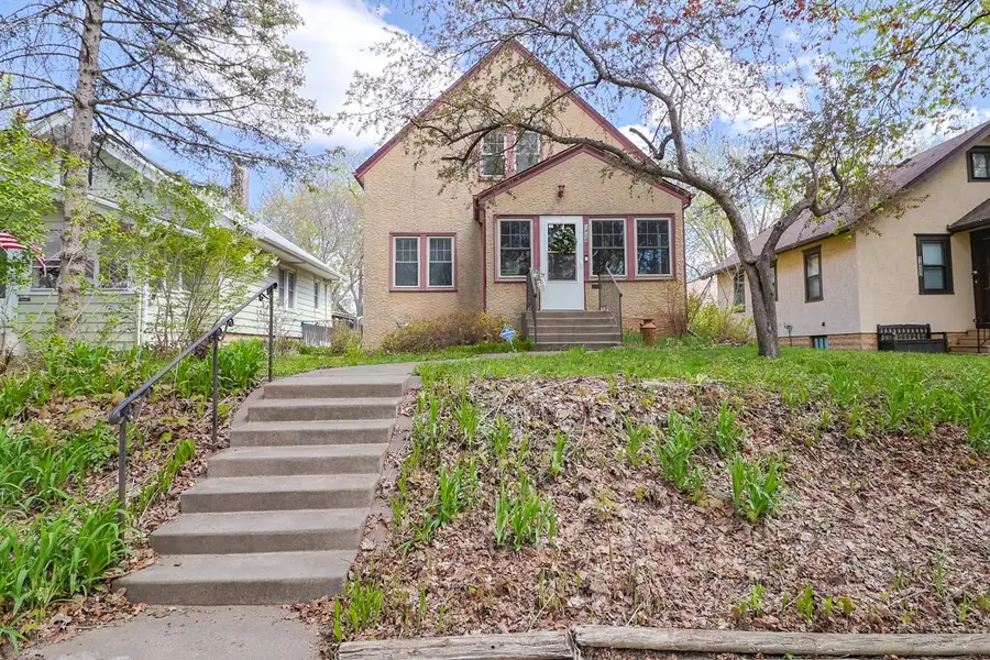 1424 Edgerton Street, Saint Paul, MN 55101 - #2
