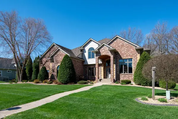 204 Woodhill Court, Mankato, MN 56001