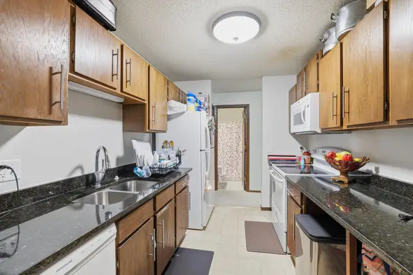 175 County Road B2 E #203, Little Canada, MN 55117