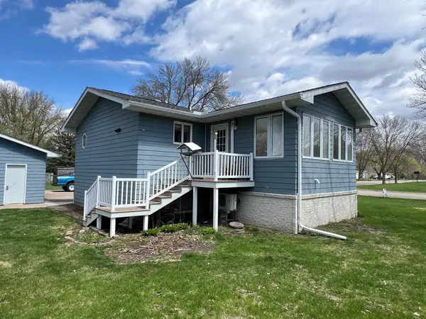 129 Nelson Street E, Litchfield, MN 55355