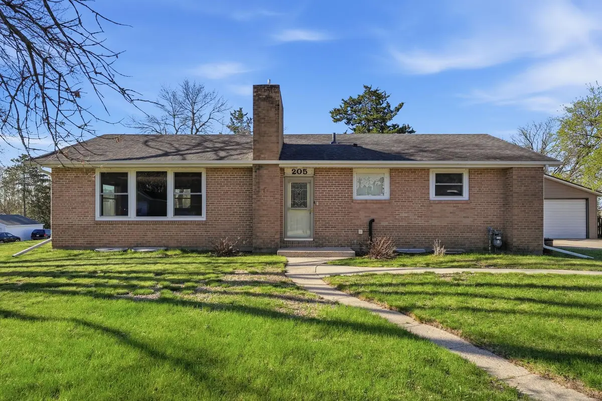 205 1st Avenue Nw, New London, MN 56273 - #1