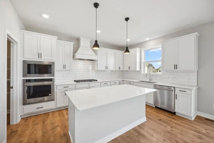 2084 Kestrel Drive, Shakopee, MN 55379 - #2
