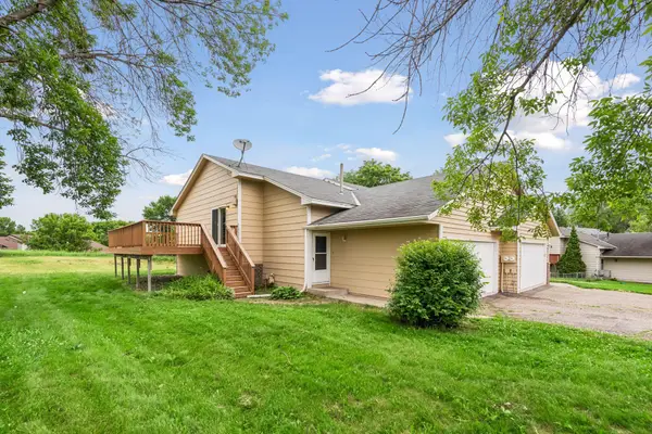 1070 Butte Court, Chanhassen, MN 55317