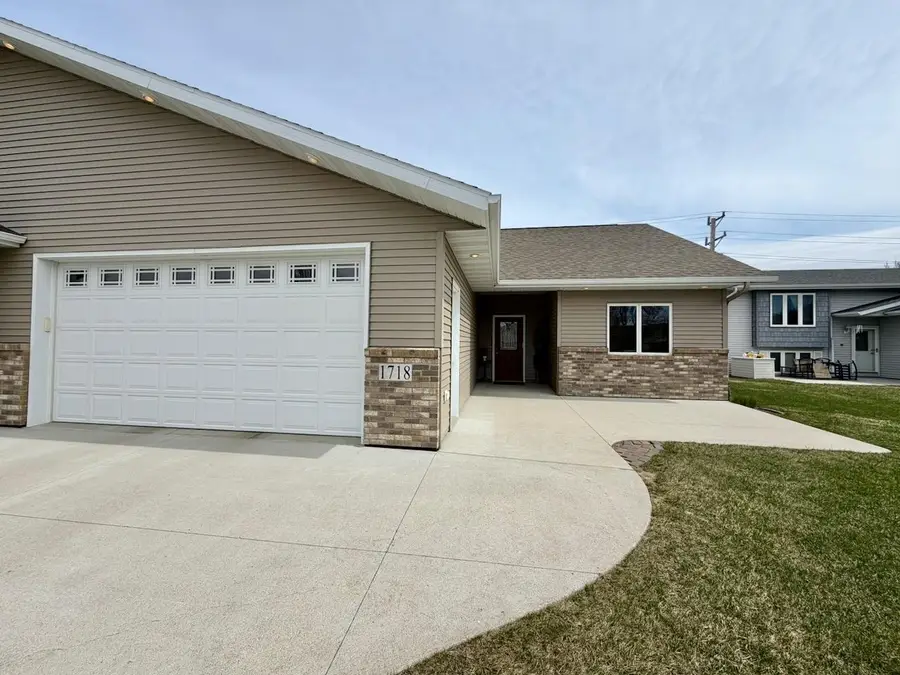 1718 12th Street N, Wahpeton, ND 58075 - #2