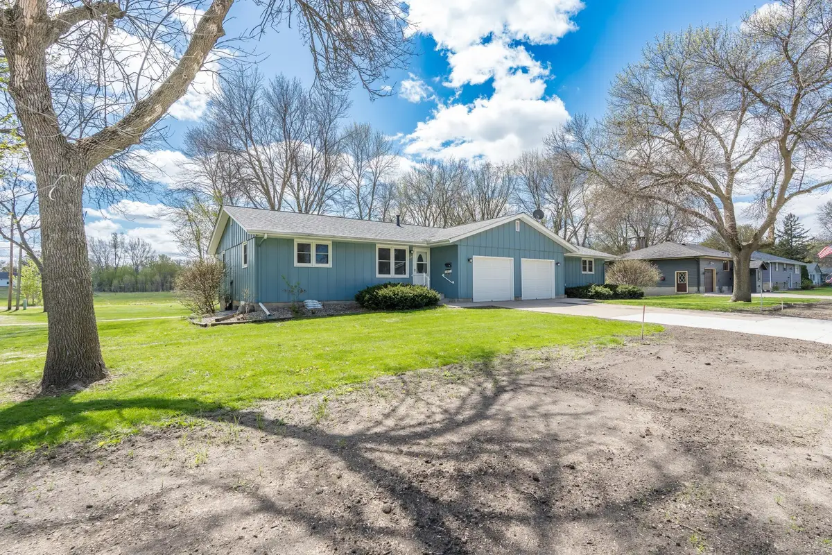 502 Vine Avenue W, Montgomery, MN 56069 - #1