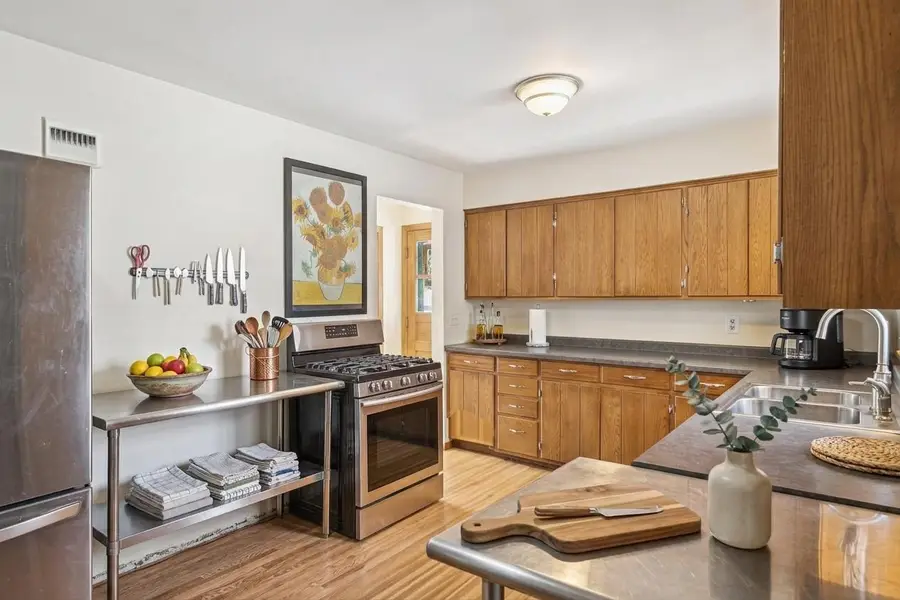 711 Grandview Avenue W, Roseville, MN 55113 - #3