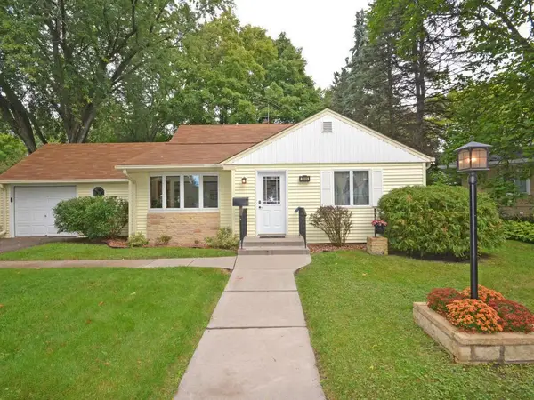 2099 Lacrosse Avenue, Saint Paul, MN 55119