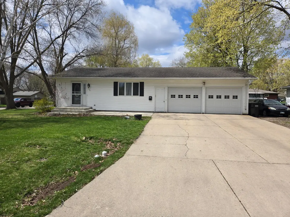 734 Merrill Street Sw, Hutchinson, MN 55350 - #1