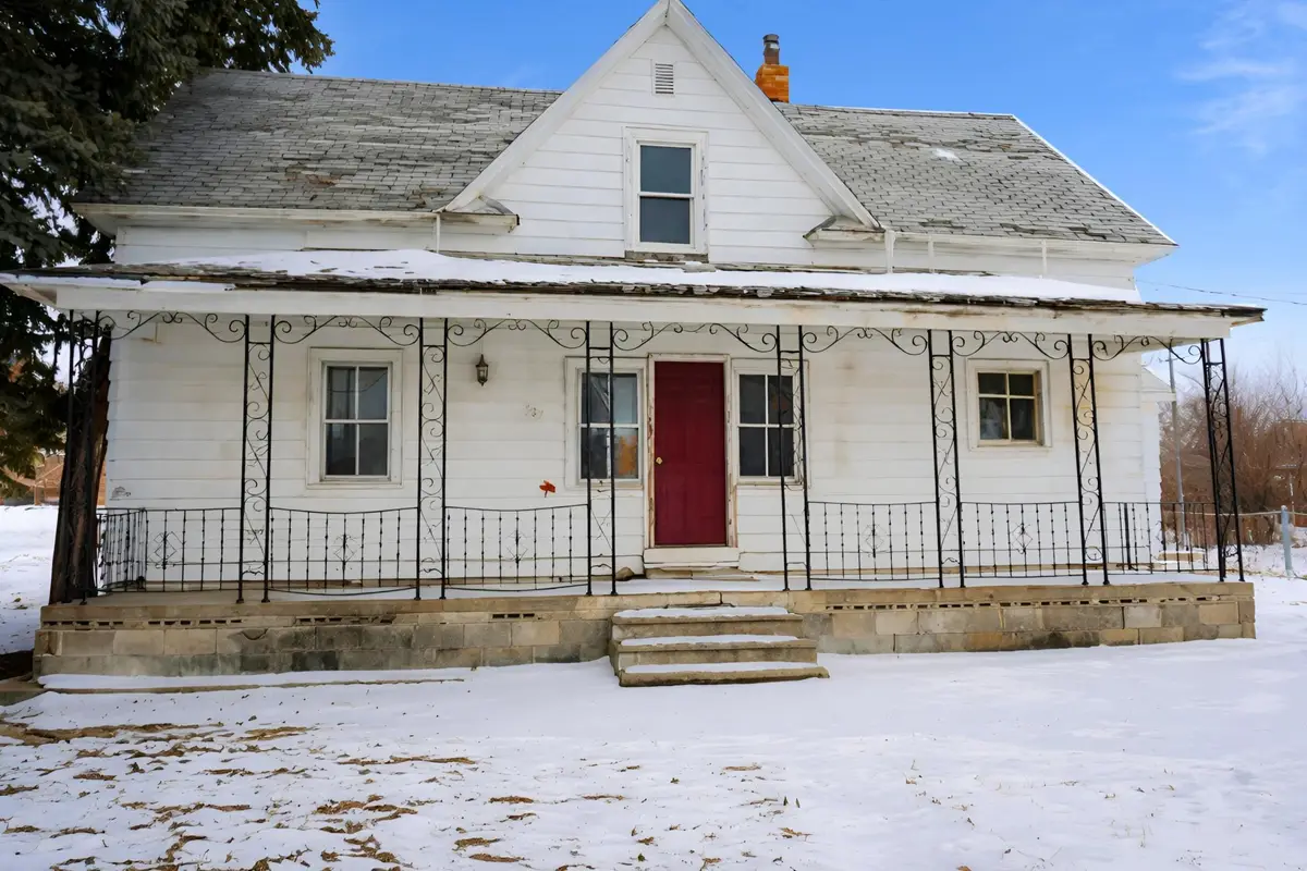 307 4th Street N, Richardton, ND 58652 - #1