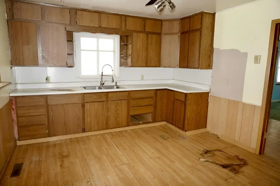 307 4th Street N, Richardton, ND 58652 - #3