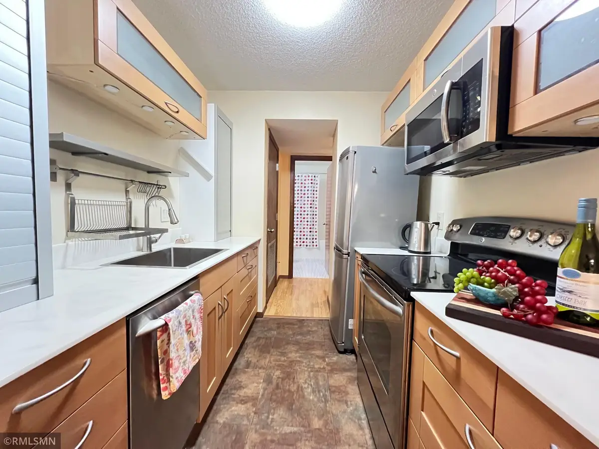 26 10th Street W #607, Saint Paul, MN 55102 - #1