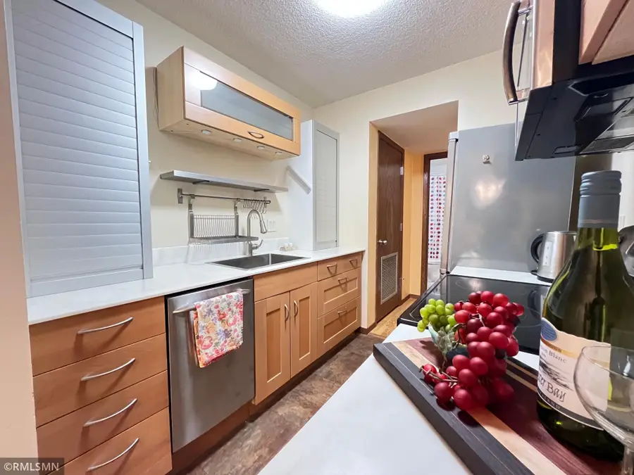 26 10th Street W #607, Saint Paul, MN 55102 - #2