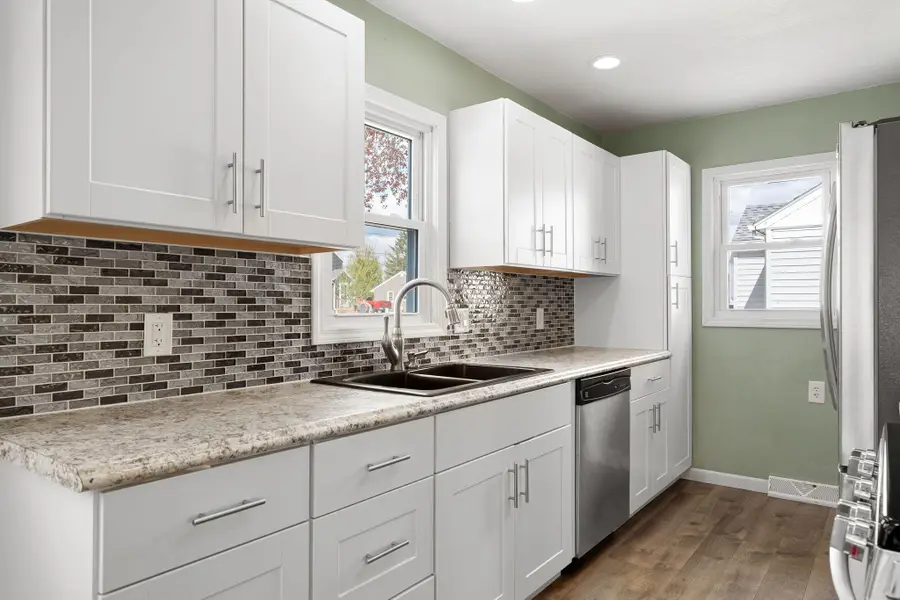 2110 E Oakland Avenue, Austin, MN 55912 - #3