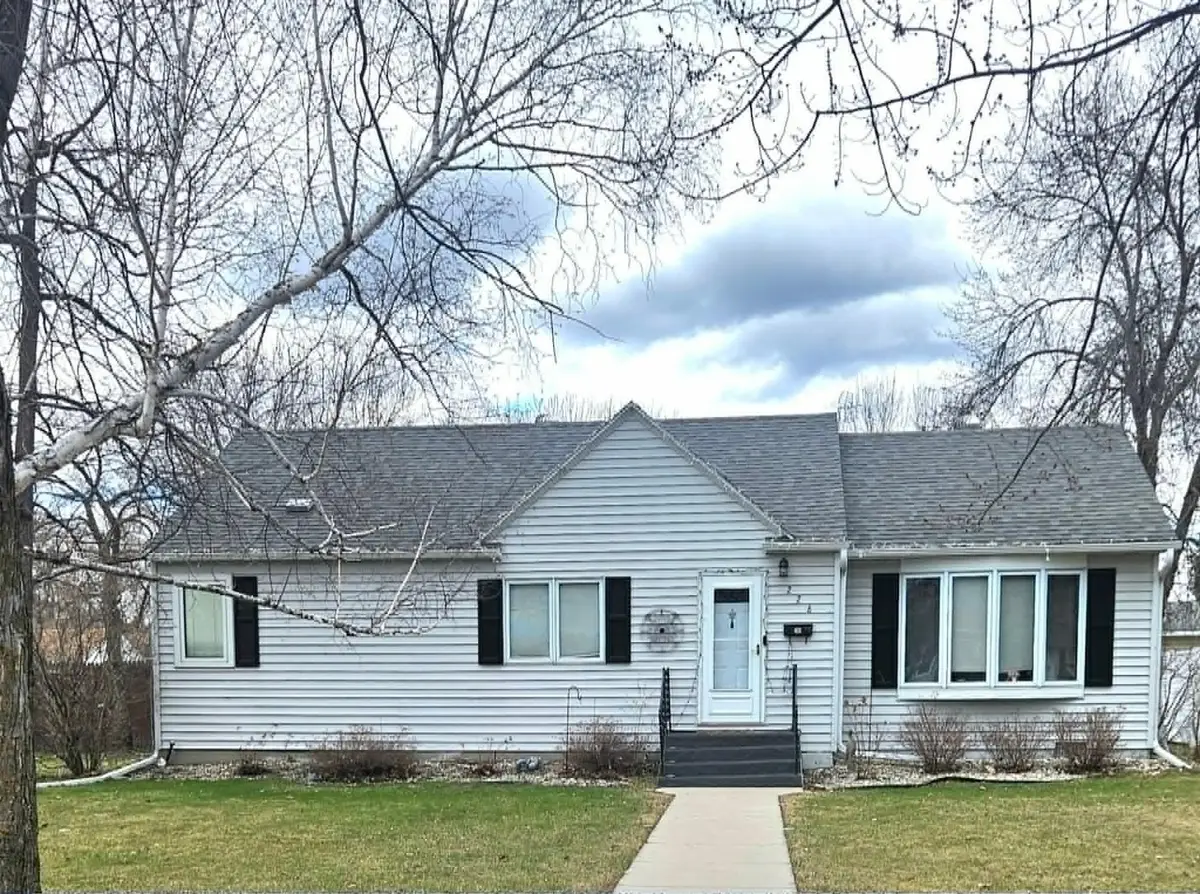 226 Kneale Avenue S, Thief River Falls, MN 56701 - #1