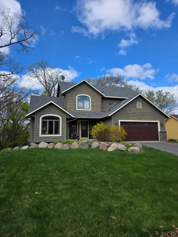 12054 Gantry Lane, Apple Valley, MN 55124