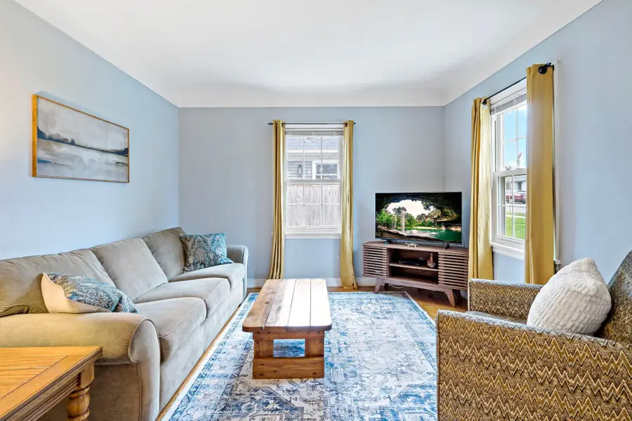 752 Hoyt Avenue W, Saint Paul, MN 55117 - #3