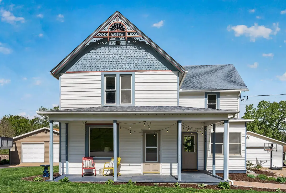 512 Broadway Street S, Jordan, MN 55352 - #1