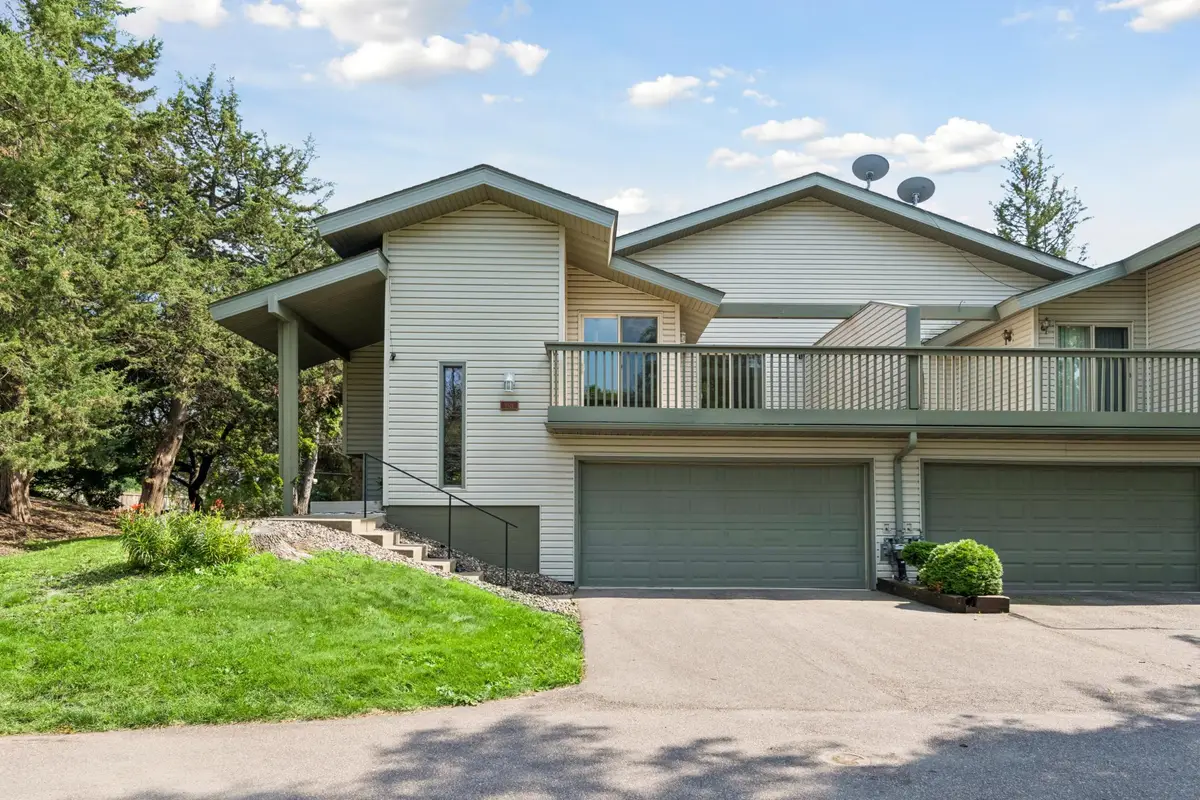 9521 Hartford Circle, Eden Prairie, MN 55347 - #1