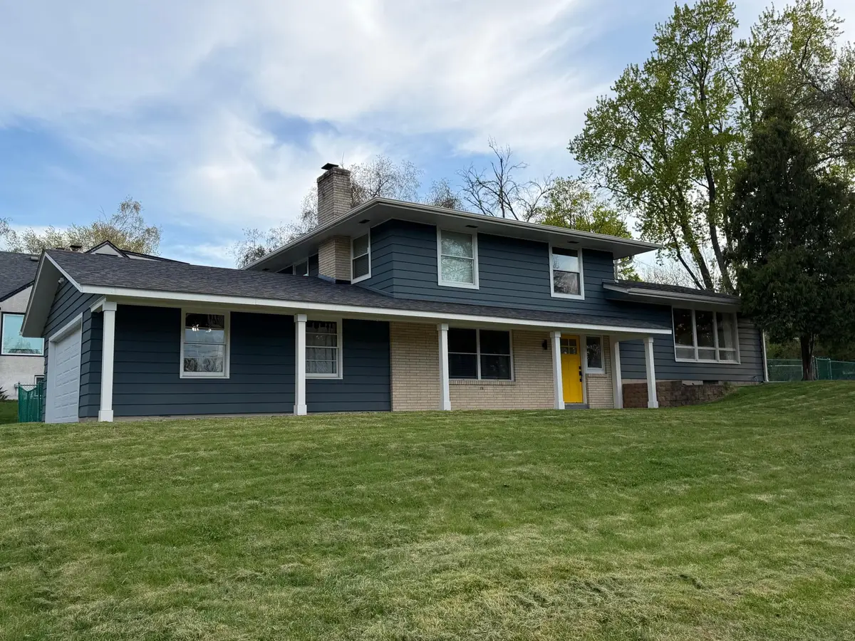 1046 Brooks Avenue W, Saint Paul, MN 55113 - #1