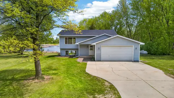 33067 Nueman Trail, Lindstrom, MN 55045