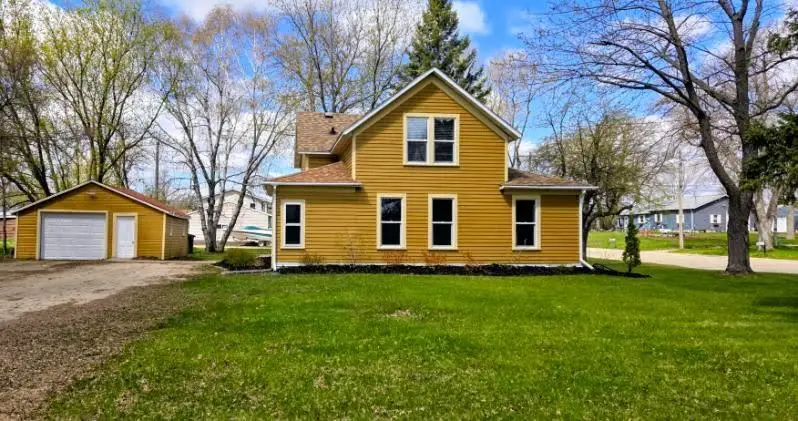 920 5th Avenue E, Alexandria, MN 56308 - #1
