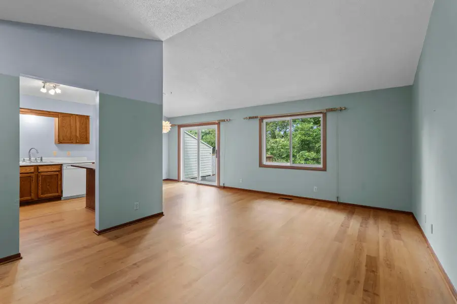 977 Heritage Court E, Vadnais Heights, MN 55127 - #2